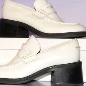 Steve Madden White Lea Loafers Size 8
